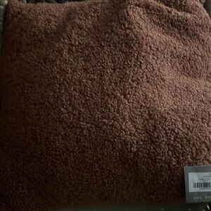 New Grace Sherpa Pillow 20x20 in $75 NWT Unique